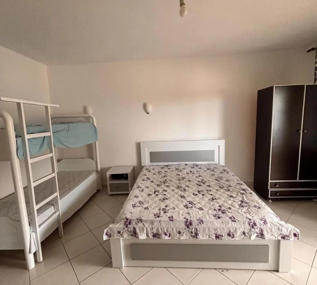 Aparthotel Holiday Hotel Borsh